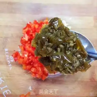 Make Pepper chopping pig hoof step 6