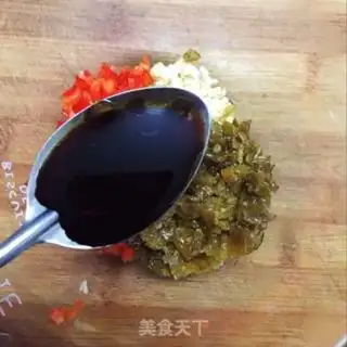 Make Pepper chopping pig hoof step 7