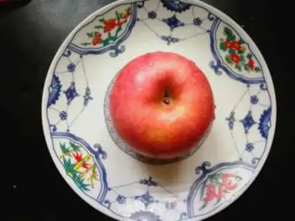 Make Apple steamed lilies step 0