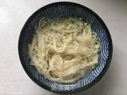 Make Sour soup needle, fat cow step 5