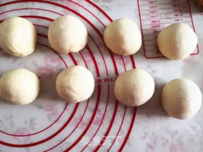 Make Meat pine buns step 2