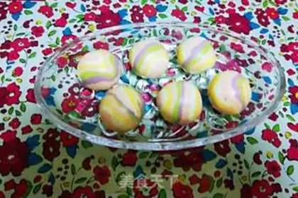Make Creative Rainstone Yuen step 6