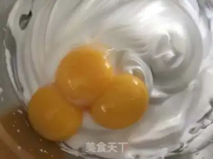 Make Onion pine cake step 6