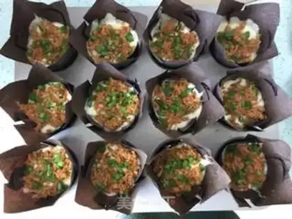 Make Onion pine cake step 13