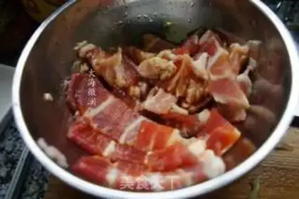 Make Pork cuisine step 1