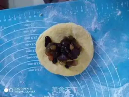 Make Net pumpkin bean rolls step 4