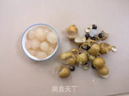 Make Cinnamon-crunch soup step 1