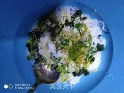 Make A spinach mix fan step 4