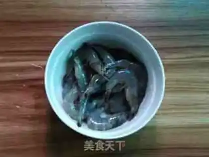 Make Shrimp mushroom tofu soup step 1
