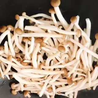 Make Pepper fried mushrooms step 3