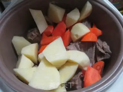 Make Carrot potato broth step 2