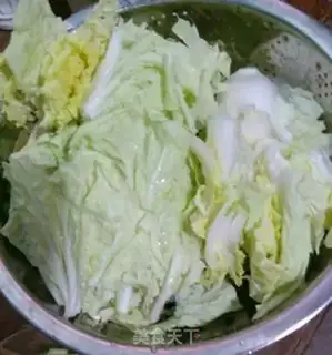 Make Garlic cabbage step 0