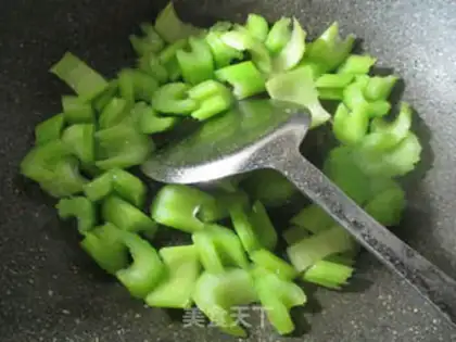 Make Solo ham and celery fans step 3