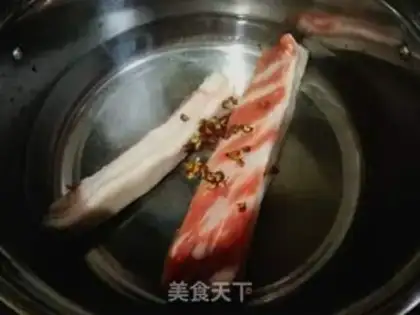 Make Garlic sprouts back to the pot step 0