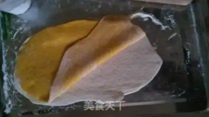 Make Double-coloured buns step 7