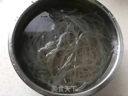 Make Sour soup, fat cow rice step 1