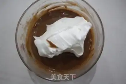 Make Hotpot bottom cake step 5