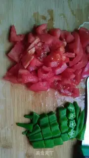 Make Tomatoes, fried eggs step 3