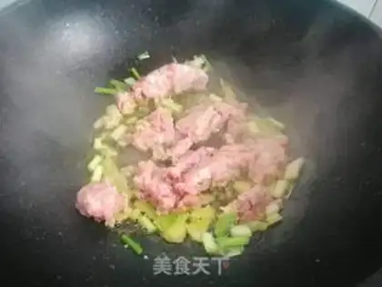 Make Garlic meat burns pig blood step 3