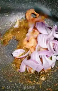 Make Tomato shrimp noodles step 6