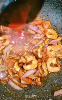 Make Tomato shrimp noodles step 9