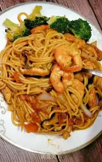 Make Tomato shrimp noodles step 12