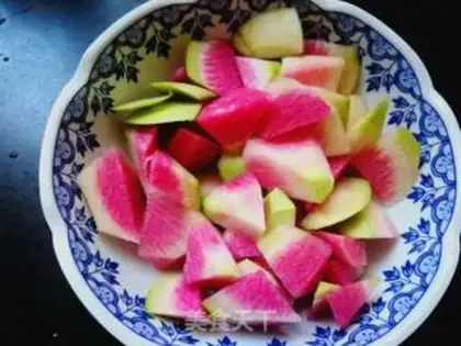 Make ♪ ♪ The radish peel ♪ step 3