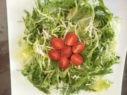 Make The salad sauce and the shrimp step 3