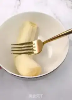 Make Banana omelet step 2