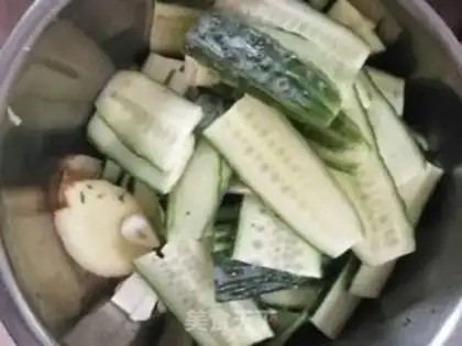 Make Chicken ham and cucumber step 0