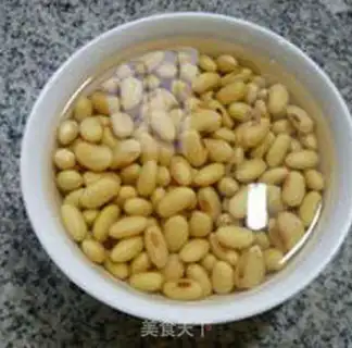 Make Soybeans hoove soup step 0