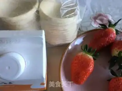 Make Strawberry balls step 0