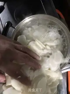 Make Spicy ginger potato soup step 2