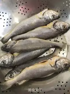 Make Snow-cooked yellow fish step 0