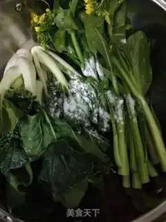Make The cabbage is fried step 1