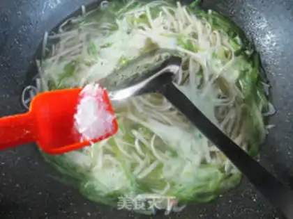 Make Shrimp-skinted radish noodles step 6