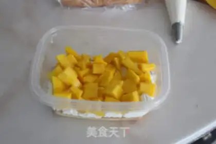 Make Fruit cream box cake step 15
