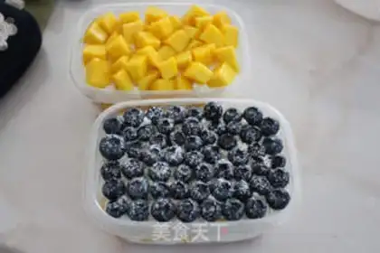 Make Fruit cream box cake step 16