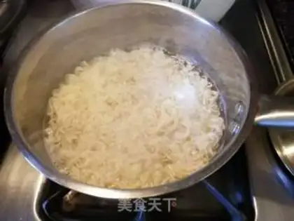 Make Salmon and ham noodles step 2