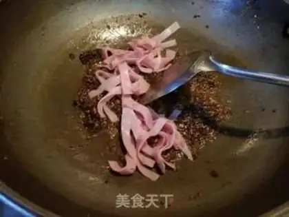 Make Salmon and ham noodles step 5