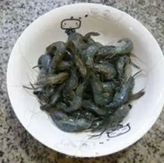 Make Scrawny smelt shrimp soup step 2