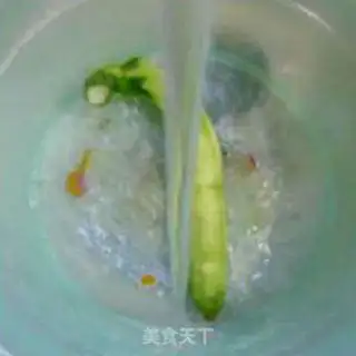 Make Scrawny smelt shrimp soup step 3