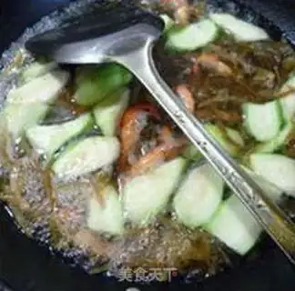 Make Scrawny smelt shrimp soup step 6
