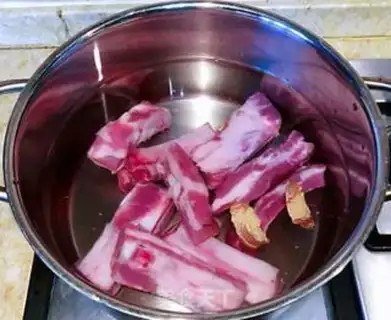 Make Tshshroom burns ribs step 2