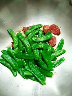 Make Weenie fried Dutch beans step 5