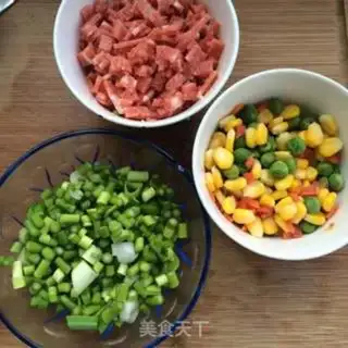 Make Bacon garlic fried rice step 1
