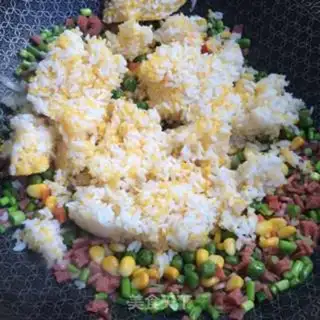 Make Bacon garlic fried rice step 4