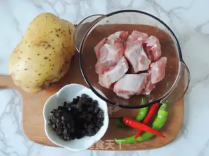 Make Doudou potato evaporated ribs step 0