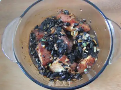 Make Doudou potato evaporated ribs step 6