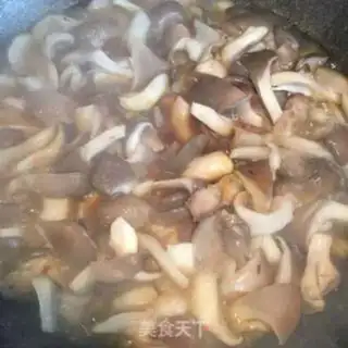 Make Garlic slices of mushrooms step 6